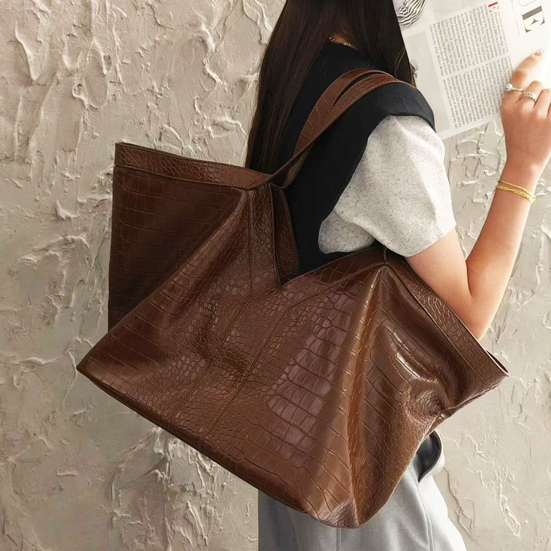 Duże torby typu tote z wzorem  – Luxury Bags 2026 recenzja i cena