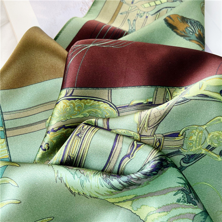 Mała jedwabna apaszka z morwy  – Luxury Bags Green recenzja i cena