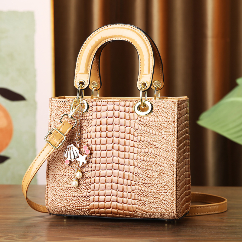 Mała kwadratowa torebka damska – Luxury Bags Classy recenzja i cena
